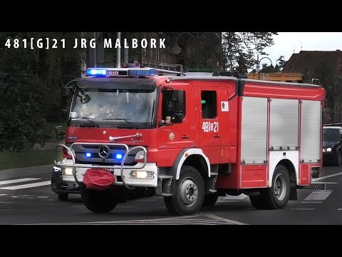 Fire Engine clearing intersection with serious air horn usage