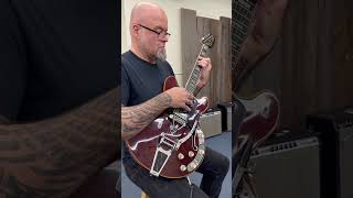 Video thumbnail for A rare vintage guitar loaded with effects! The Vox Ultrasonic V268 by Elderly Instruments