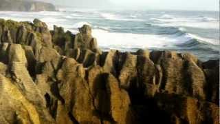 preview picture of video 'Punakaiki Pancake Rocks & Blowholes'