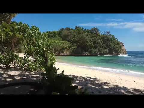 SUGUHAN PANTAI NGUDEL UNTUK PECINTA ALAM.