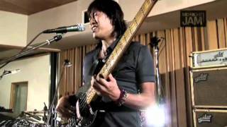 Kenji JINO Hino 日野賢二Singing And Scat Bass solo on Feel Like Making Love