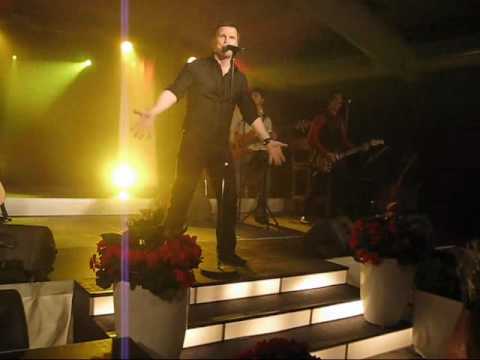 Sweden: Richard Herrey (1984) performs "Diggi-loo Diggi-ley" at Eurovision Christmas Show