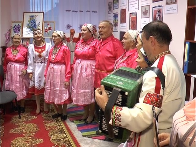 Игольница нурлатской мастерицы у Президента Рустама Минниханова