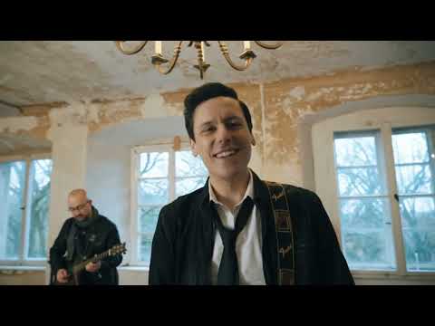 Andre Busse - In den Wahnsinn (Offizielles Video)