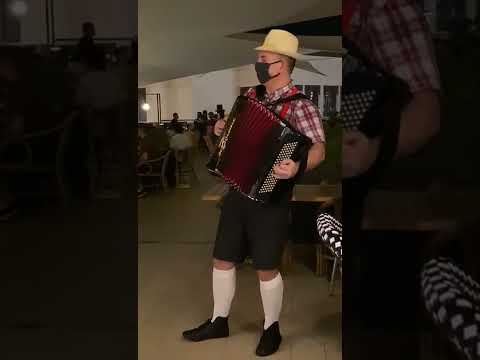 El Choclo - tango accordion - Oktoberfest in Doha, Qatar