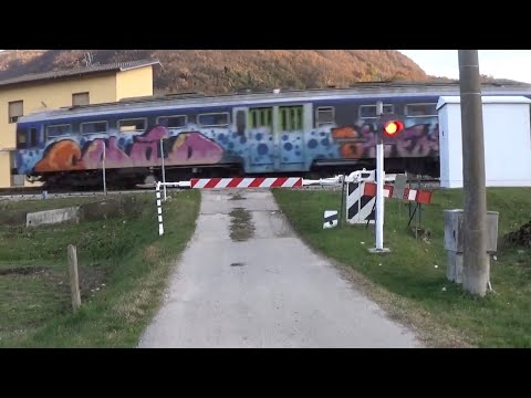 Passaggio a livello Sorgenti di Peschiera (RI)// level crossing