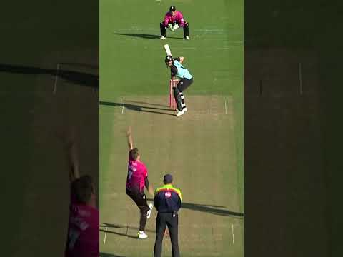 Jamie Smith goes big at the Kia Oval