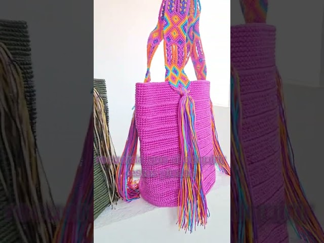 Vídeo relacionado con CORIOS Tejidos a Mano para Mujer Bolso Tote para Estilo Boho Tejido Bolsos de Playa Madera Abalorios Bolsa de Cubo Bolsos de Verano Calado Bolso de Mano para Vacaciones Fiesta Citas Café