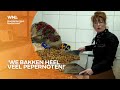 Bakkers zijn druk in de weer voor de intocht van Sinterklaas