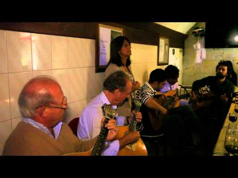 Maria da Luz Mesquitela, "Fado Santa Luzia" - "Meu amor, abre a janela"