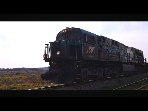 Trens no trecho Ferroviário de Santa Mônica Piraquara PR Brasil 