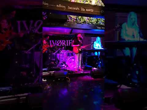 Harroland - Never Back Down