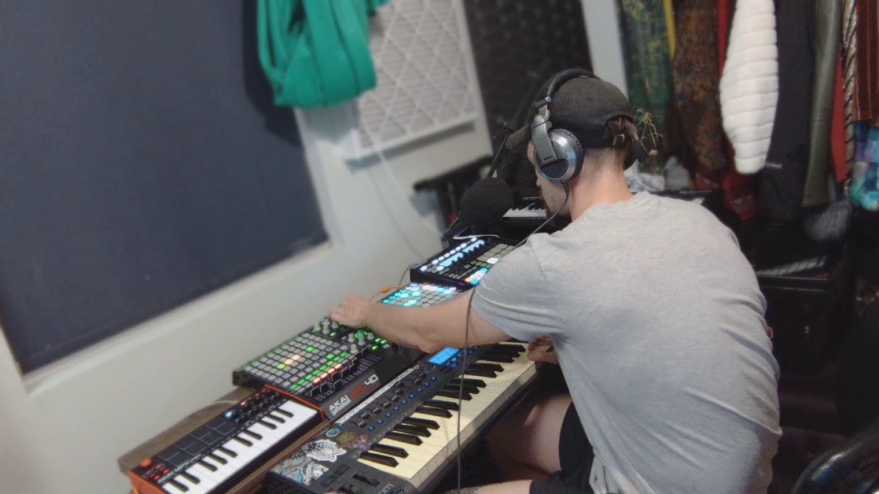 Hulla Bulla Jam [dustin off the live setup