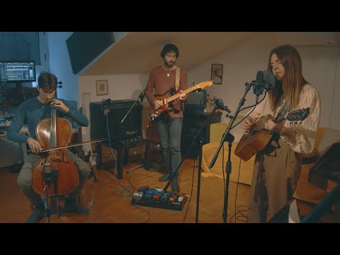 Claire Audrin - D-DANCE (acoustic version)