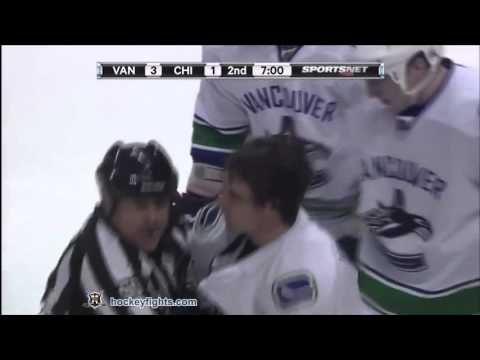 Hockeyfighters.cz  Aaron Volpatti vs Daniel Carcillo.wmv