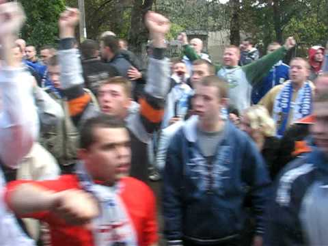 Górnik Wałbrzych - wjazd pociągu na Dworzec Miasto