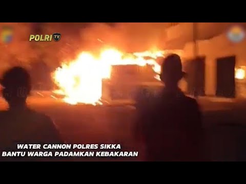 POLRES SIKKA BANTU PADAMKAN KEBAKARAN