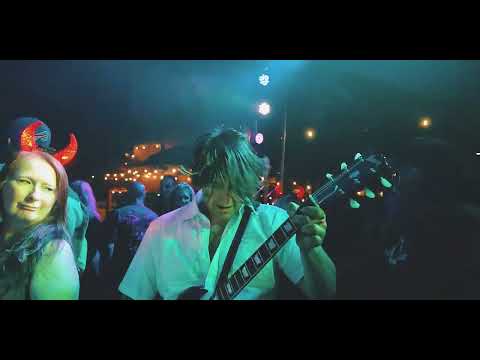 AZ/DZ "The Ultimate AC/DC Experience" video.