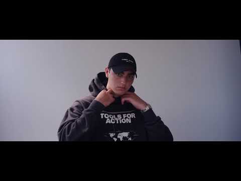 Oliver Cronin - Manifest (Official Video)