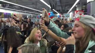 B-Brave - Verleiden - Live at Fame Megastore Amsterdam