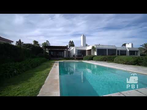 Video de YouTube - Casa en Alquiler de 7 dormitorios con Piscina y Garage en Solanas, Maldonado