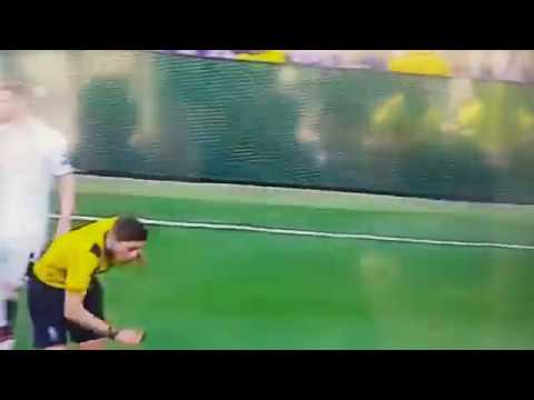 Balonazo a árbitro real Madrid vs PSG