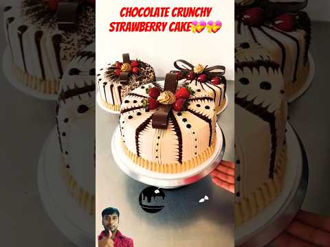 Chocolate crunchy strawberry cake #cake #decoraciondetortas #cakedecorating #pastelescreativos#india