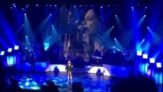 Martina McBride covers Merle Haggard&#39;s &quot;Today I Started Loving You Again&quot;