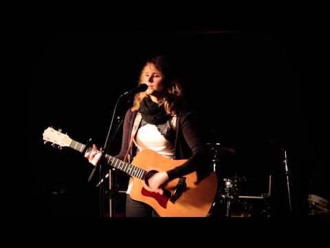 Karo Skiba - Breaking Circles (Original) live in concert