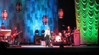 Jennifer Nettles - "Moneyball" (Live)