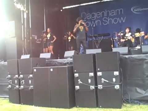 echo live with Soul II Soul