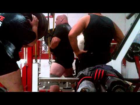 Jon 1000lb Single Ply Squat