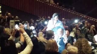 Christmas with the King - Grahame Patrick Doyle with the public - World Forum - December 2016