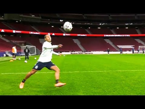 Thiago Alcantara's Amazing Side Volley Passing Skill
