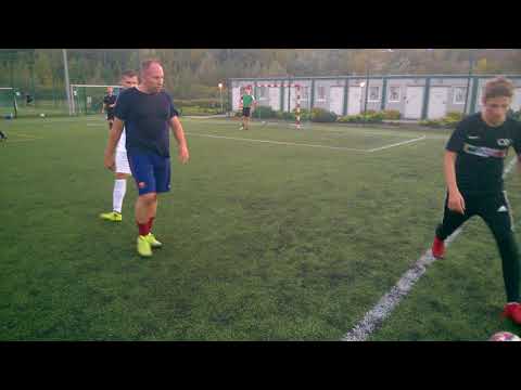 StrefaFutbolu.pl: Przyjaciele Fryzjera - Skorpiony