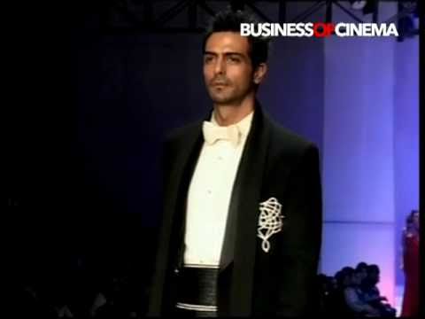 Arjun Rampal walks for Shahab Durazi at HDIL Couture Week