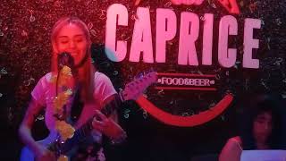 Cerca de la revolución de  Charly por Synergia  banda rock.