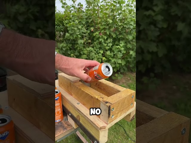 Vídeo relacionado con NEWTRY Mini Compactador de basura Prensa Manual para Cubos de Ruedas de 60L a 100L, Diseño Compacto Ideal para Armarios en Casa, Restaurantes y Papeleras