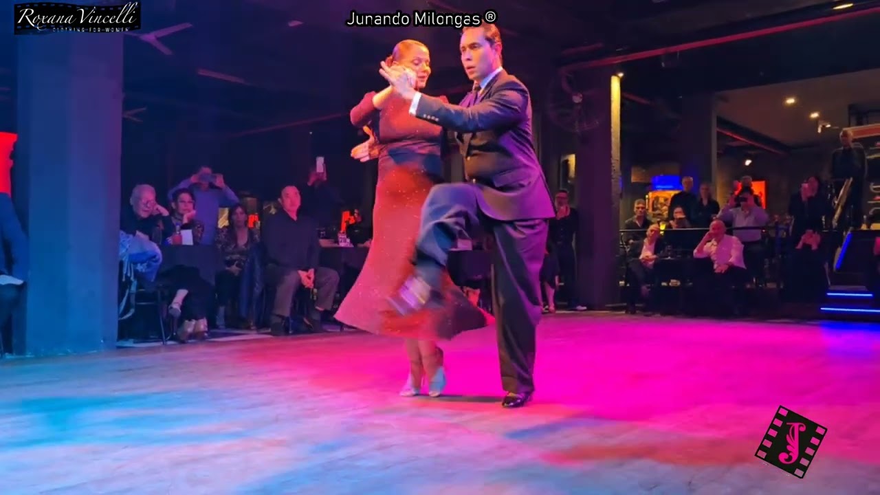 Video thumbnail for SUYAY QUIROGA & JONNY CARVAJAL || Solamente por amor (Pablo Ramos en vivo)