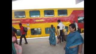 preview picture of video 'Double Decker AC Train'