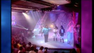 Farley Jackmaster Funk - Love Cant Turn Around TOTP (HQ) 1986