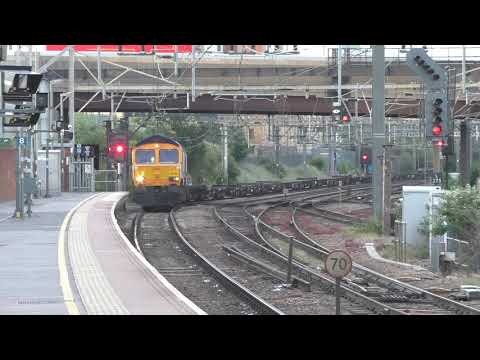 (HD) 90004 & 66705 at Stratford Railway Station - 2/6/15