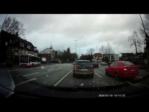 Tiguan kennt Reißverschlussverfahren anscheinend nicht.