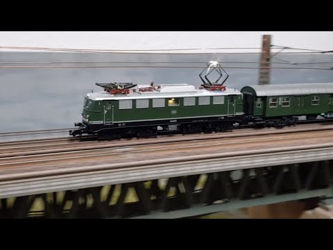 E 40 675 und der Rauhreif auf dem Fahrdraht