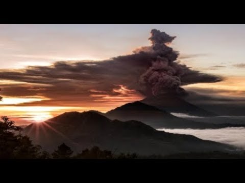 Breaking Bali Volcano massive eruption 100,000 residents urged to evacuate November 2017 News Video