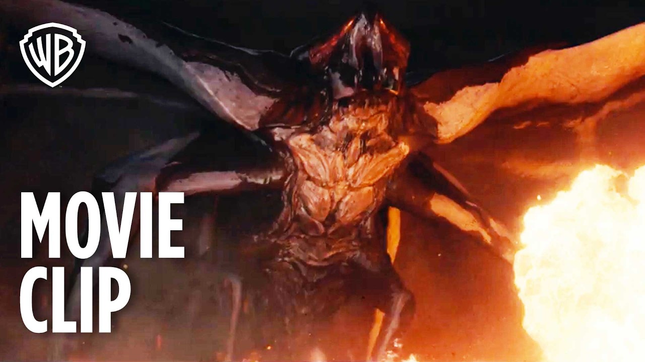 MUTO vs Godzilla in Hawaii - Movie Clip