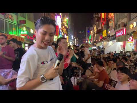 ĐI ĐU ĐƯA ĐI - Bản Cover đường phố khuấy động cả giới trẻ Bùi Viện của 1 khách có phong cách LẠ