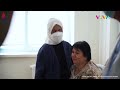 MERINDING! Wanita Ukraina Menangis di Pelukan Iriana