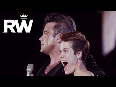 Robbie Williams | An Entertaining Opening | Take The Crown Stadium Tour 2013 Presented By Samsung