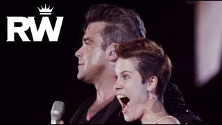 Robbie Williams | An Entertaining Opening | Take The Crown Stadium Tour 2013 Presented By Samsung